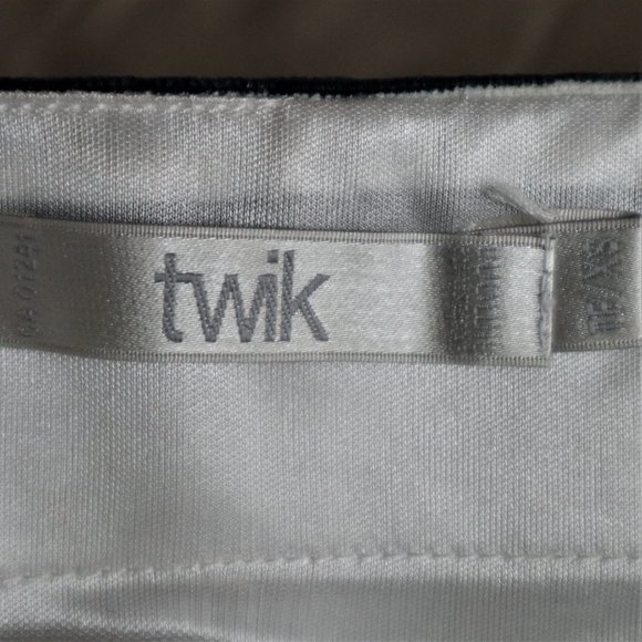 Navy, White, and Gold Sequined and Beaded Striped Mini Skirt - Picture 8 of 10